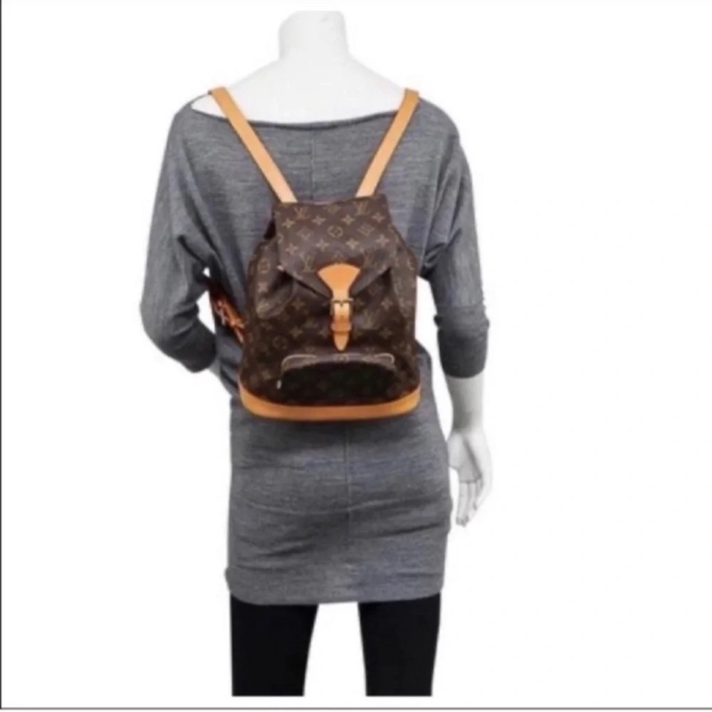 Louis Vuitton elegant louis